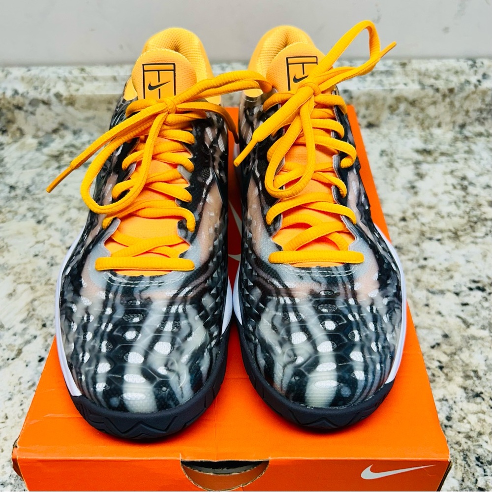 NIKE Air Zoom Cage 3 HC LIMITED EDITION ‘RAFA’ Nadal M6/W7.5